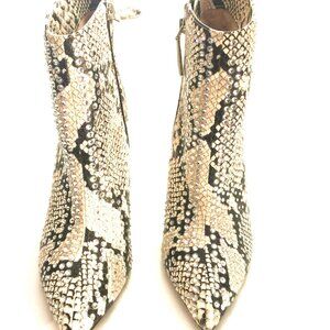 JENNIFER LOPEZ- JLO SNAKESKIN SPARKLE BOOTS-NWOT